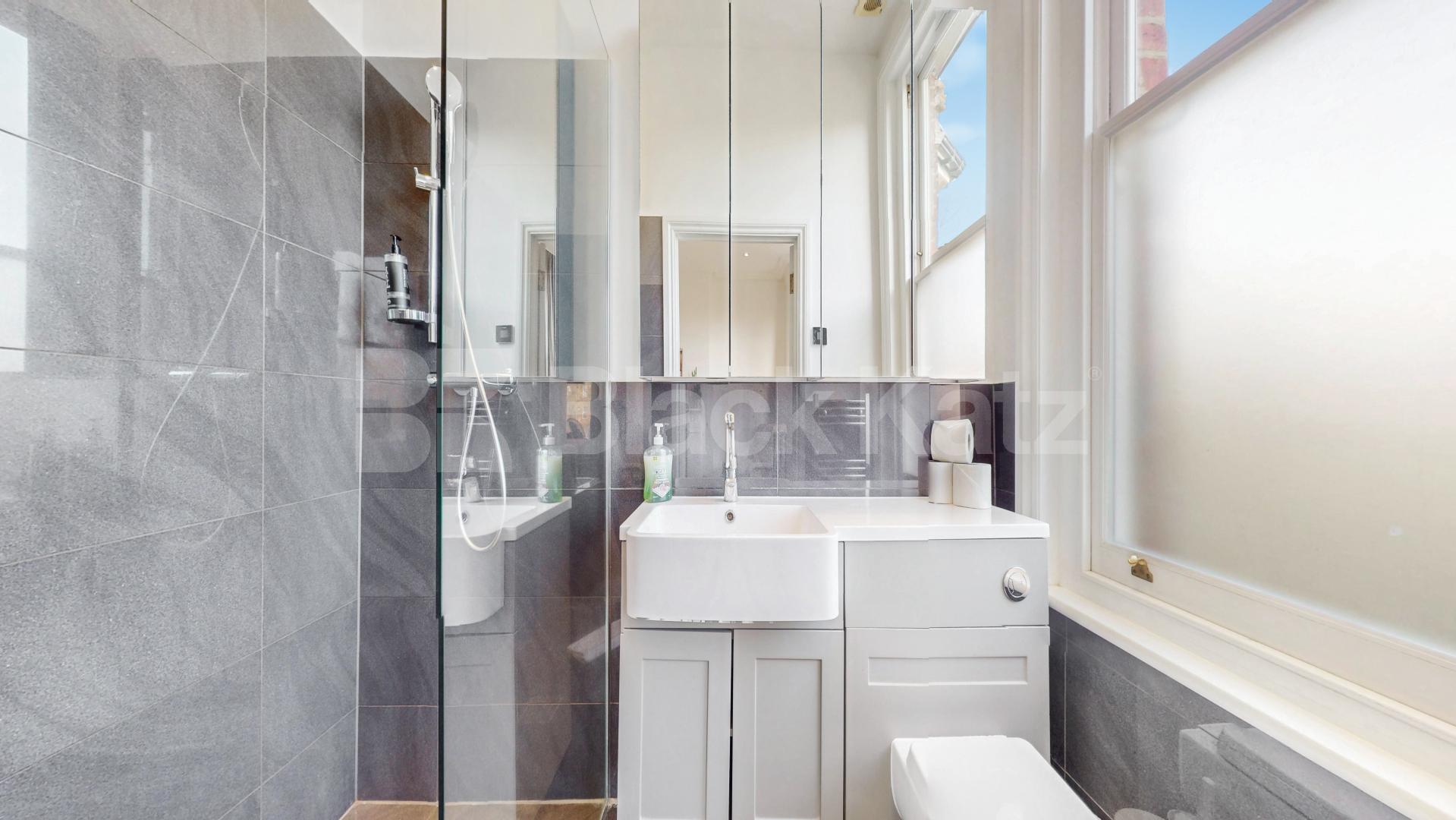 Impressive Six Bedroom House with Four Bathrooms Dalgarno Gardens, North Kensington 